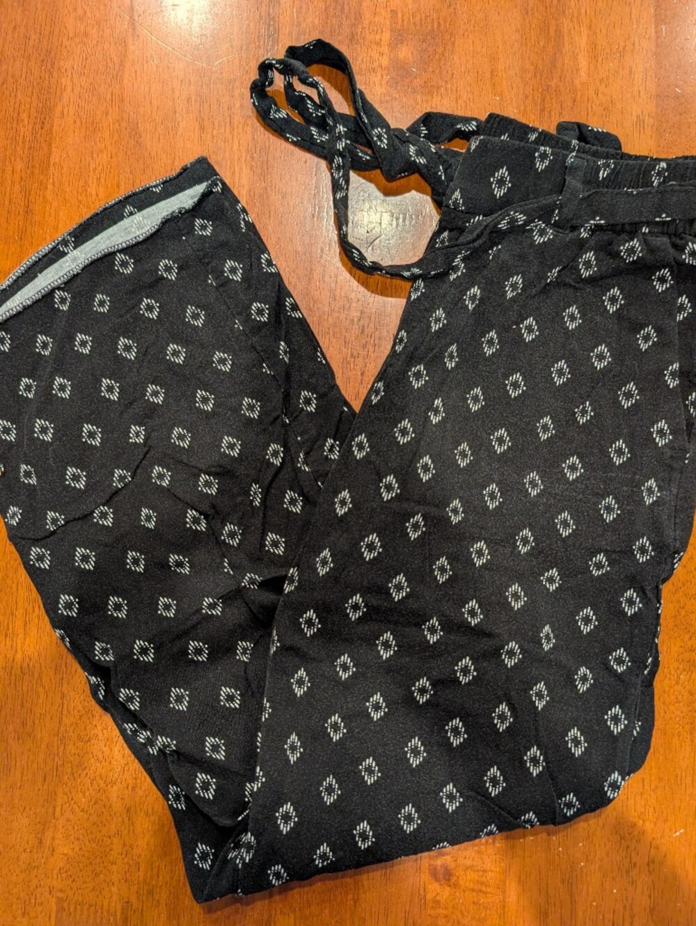 Old Navy Women’s XS Black/White Geometric Lightweight Pull-On Pants With Pockets